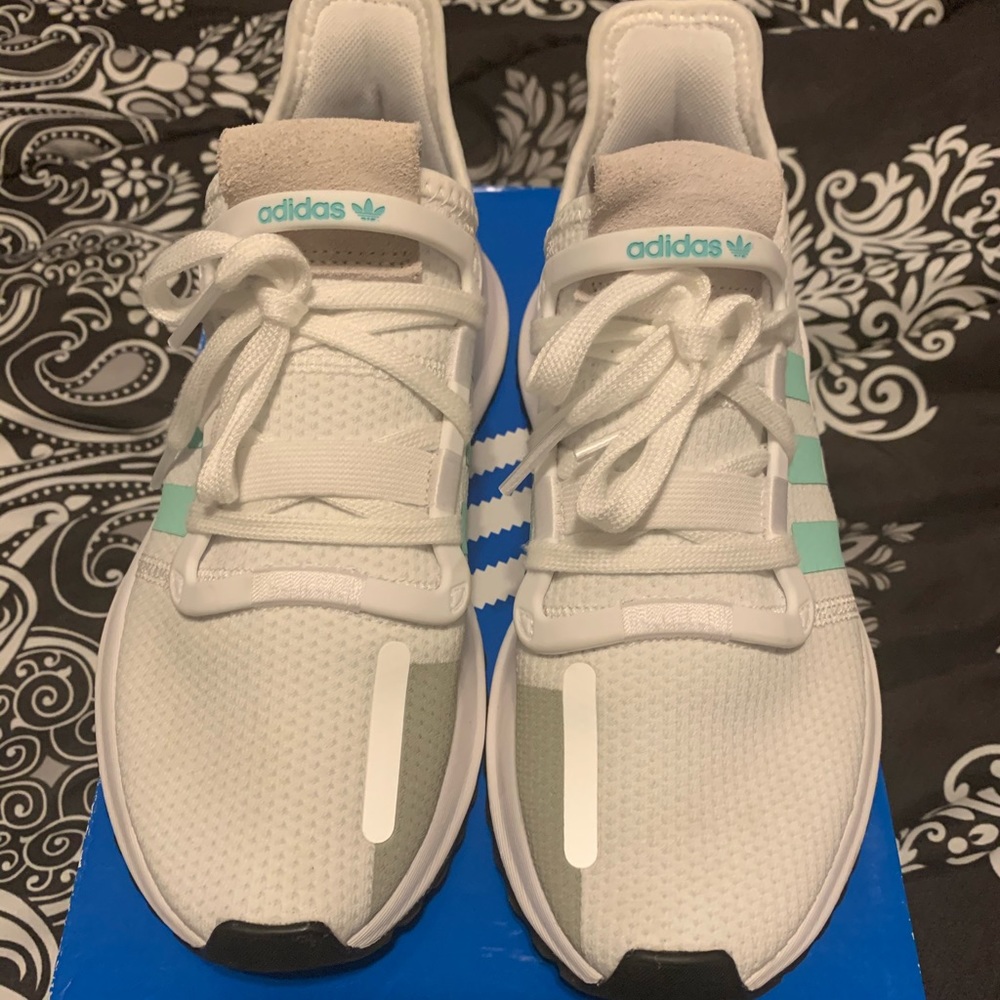Woman’s adidas